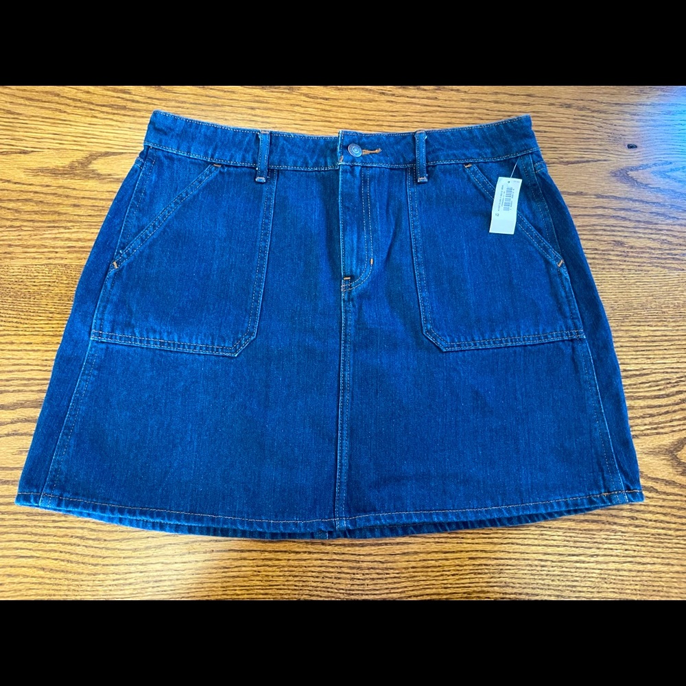 Old Navy Jean Skirt. Size 12. NWT